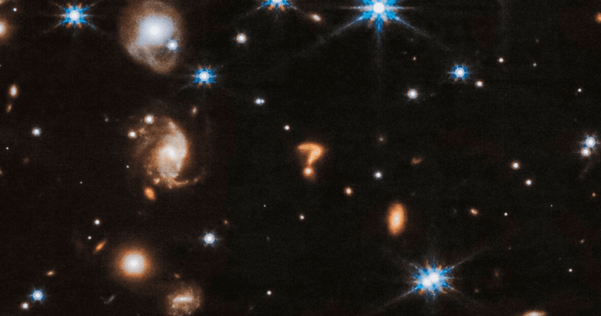 Telescopio James Webb capta un ‘signo de interrogación’ entre las galaxias: ¿qué es este objeto?